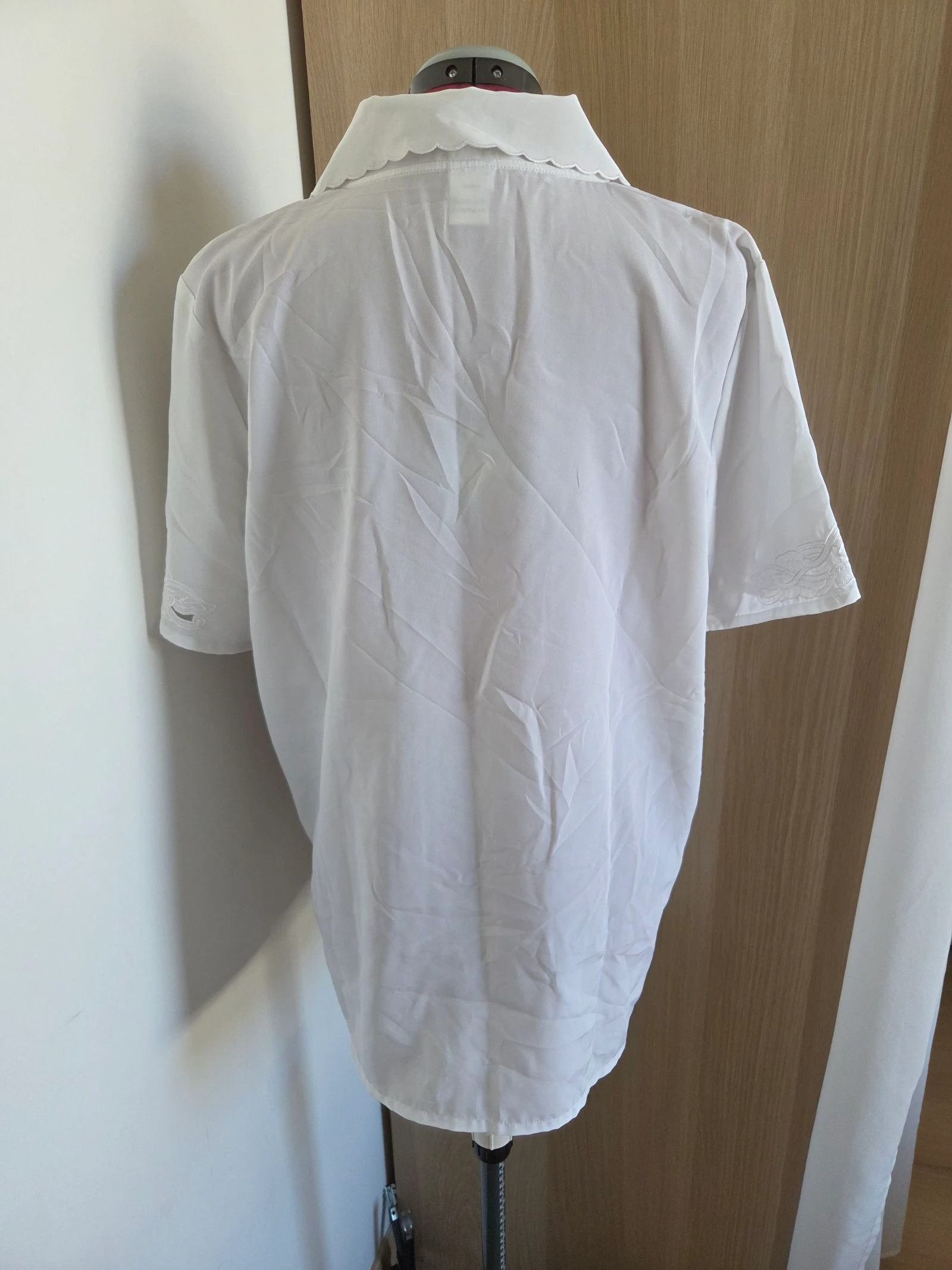 Camisa branca de manga curta com renda tamanho 46 Damart – photo 3